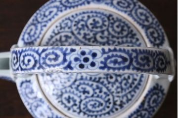 江戸中期　古伊万里　蛸唐草染付銚子(急須、水注)