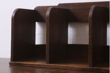 アンティーク雑貨　昭和レトロ　古い木のシンプルな本立て(ブックスタンド)