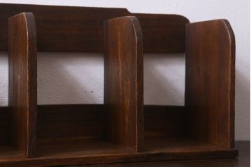 アンティーク雑貨　昭和レトロ　古い木のシンプルな本立て(ブックスタンド)