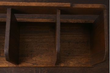 アンティーク雑貨　昭和レトロ　古い木のシンプルな本立て(ブックスタンド)