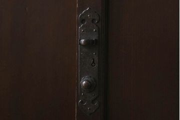 アンティーク家具　明治期!重厚感漂うヒノキ材製の関西帳場箪笥(収納棚・キャビネット)