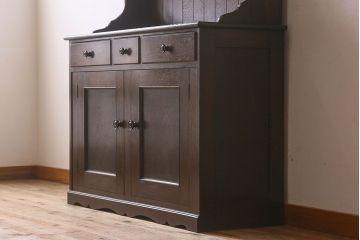 ビンテージ　神戸家具　ナラ材の気品あふれるカップボード(食器棚・収納棚)