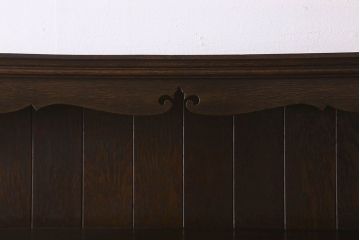 ビンテージ　神戸家具　ナラ材の気品あふれるカップボード(食器棚・収納棚)