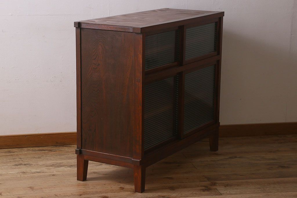 アンティーク家具　大正〜昭和期　ヒノキ材　モールガラス入り　脚付きの食器棚(キャビネット・本箱・ブックケース)