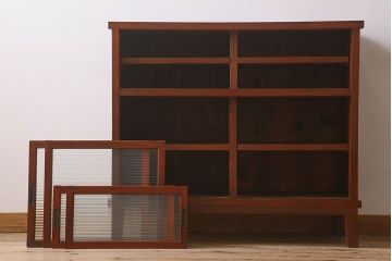 アンティーク家具　大正〜昭和期　ヒノキ材　モールガラス入り　脚付きの食器棚(キャビネット・本箱・ブックケース)