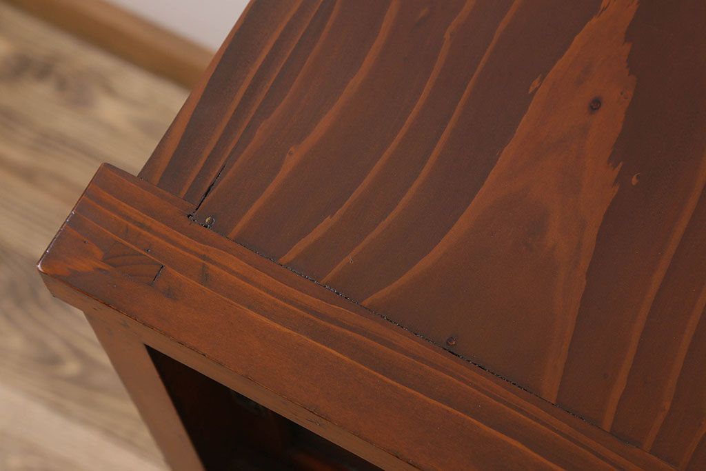 アンティーク家具　大正〜昭和期　ヒノキ材　モールガラス入り　脚付きの食器棚(キャビネット・本箱・ブックケース)