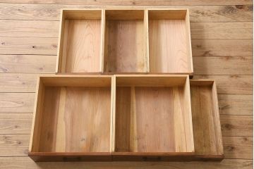 レトロ家具　欅材　モールガラス使用のレトロな食器棚(キャビネット・本箱・ブックケース)