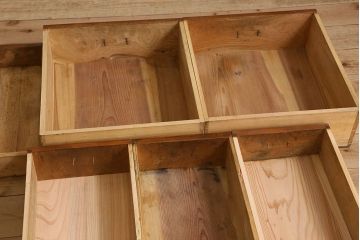 レトロ家具　欅材　モールガラス使用のレトロな食器棚(キャビネット・本箱・ブックケース)