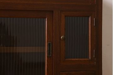 レトロ家具　欅材　モールガラス使用のレトロな食器棚(キャビネット・本箱・ブックケース)