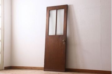 ダイヤガラス使用　レトロな雰囲気が魅力的なドア(扉)