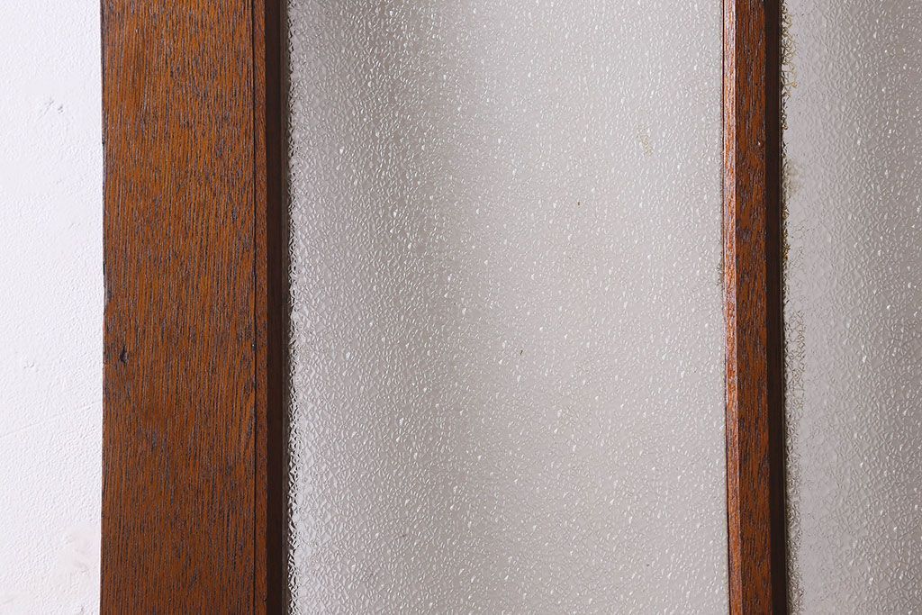 ダイヤガラス使用　レトロな雰囲気が魅力的なドア(扉)