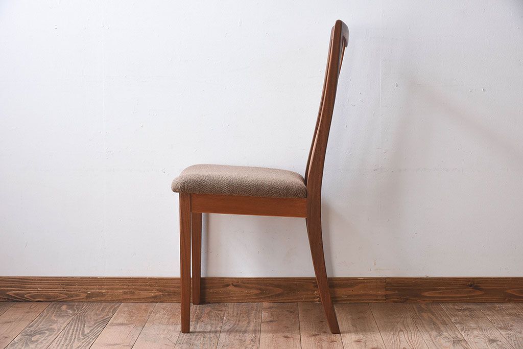 北欧家具　G-PLAN(ジープラン)　チーク材の温もり溢れるビンテージダイニングチェア(椅子)