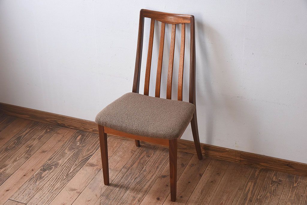 北欧家具　G-PLAN(ジープラン)　チーク材の温もり溢れるビンテージダイニングチェア(椅子)