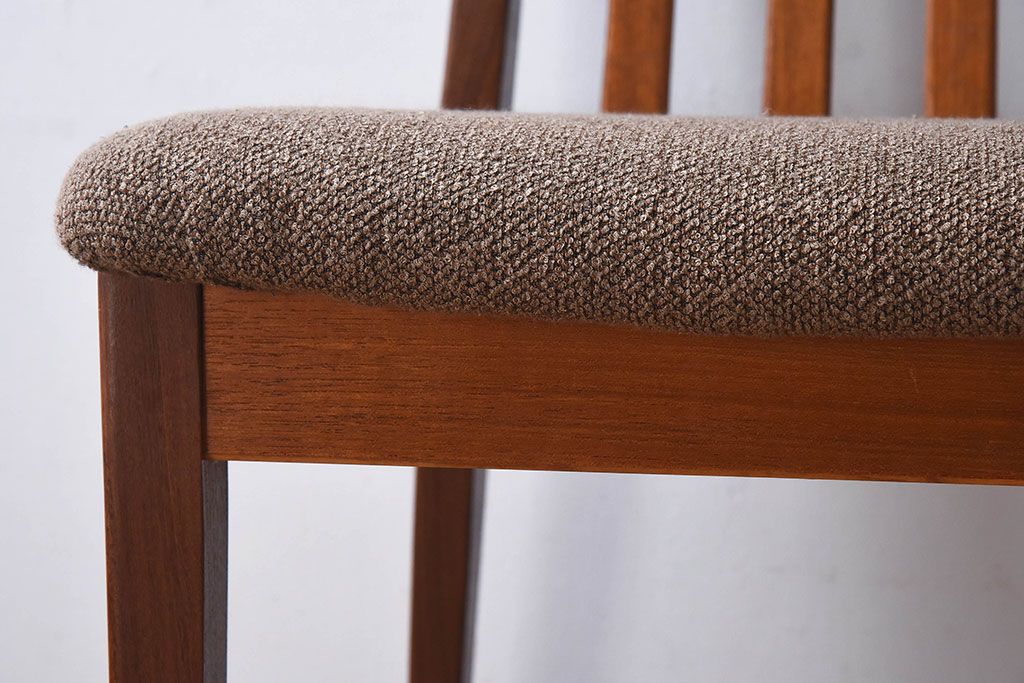 北欧家具　G-PLAN(ジープラン)　チーク材の温もり溢れるビンテージダイニングチェア(椅子)