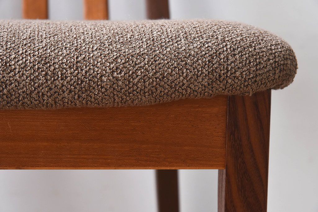 北欧家具　G-PLAN(ジープラン)　チーク材の温もり溢れるビンテージダイニングチェア(椅子)