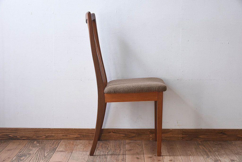 北欧家具　G-PLAN(ジープラン)　チーク材の温もり溢れるビンテージダイニングチェア(椅子)(1)