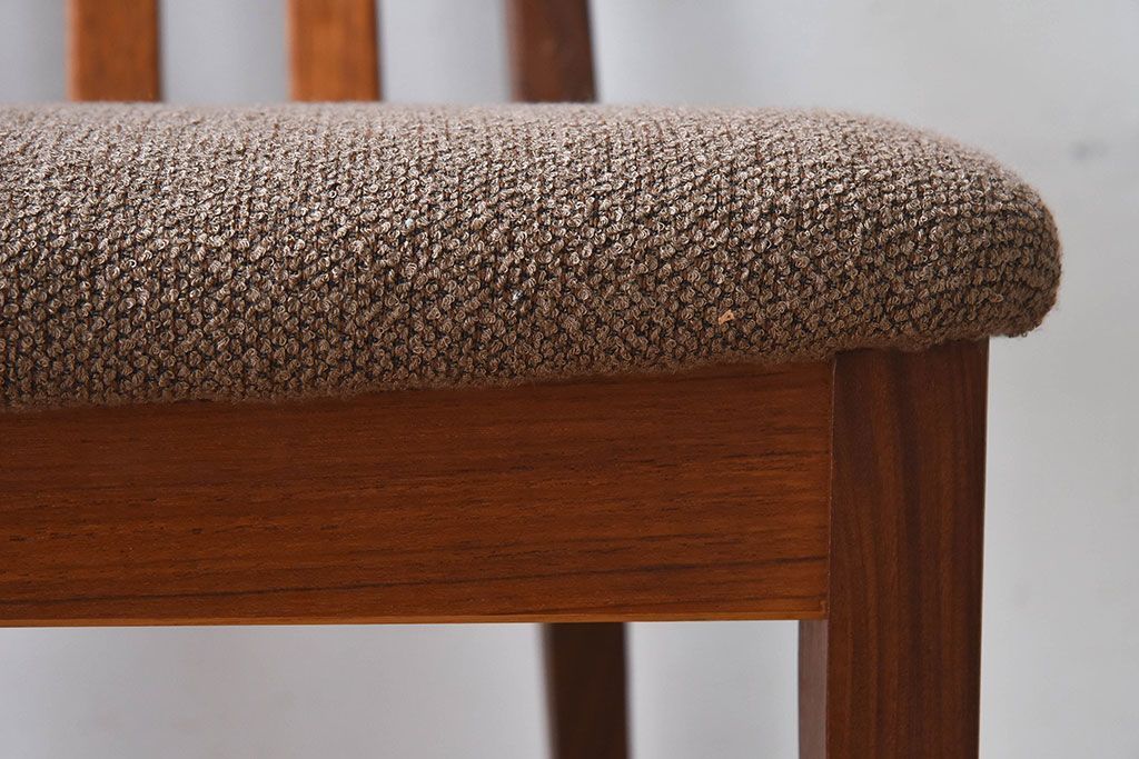 北欧家具　G-PLAN(ジープラン)　チーク材の温もり溢れるビンテージダイニングチェア(椅子)(1)