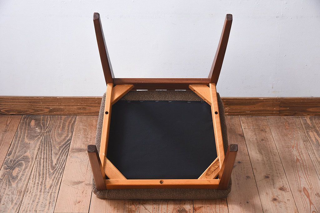 北欧家具　G-PLAN(ジープラン)　チーク材の温もり溢れるビンテージダイニングチェア(椅子)(2)