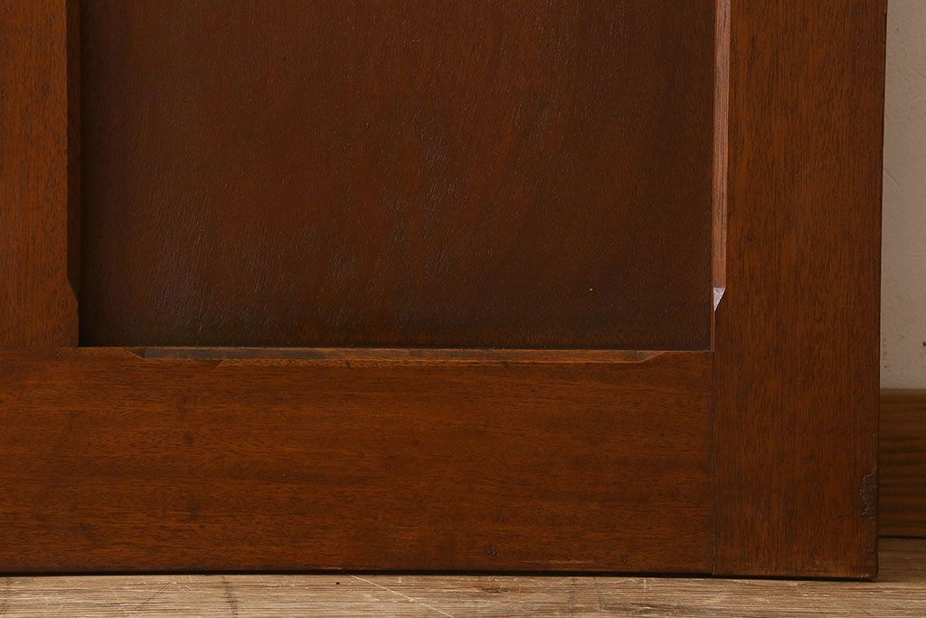 シンプルな魅力　ラワン材製　昭和レトロのガラス引き戸