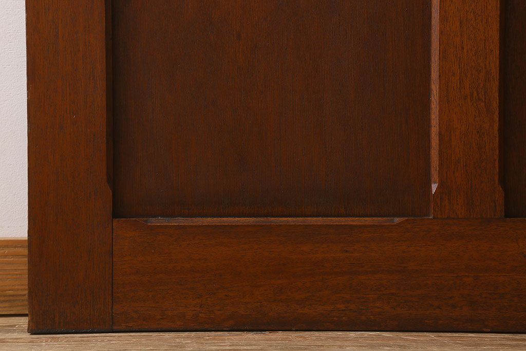 シンプルな魅力　ラワン材製　昭和レトロのガラス引き戸