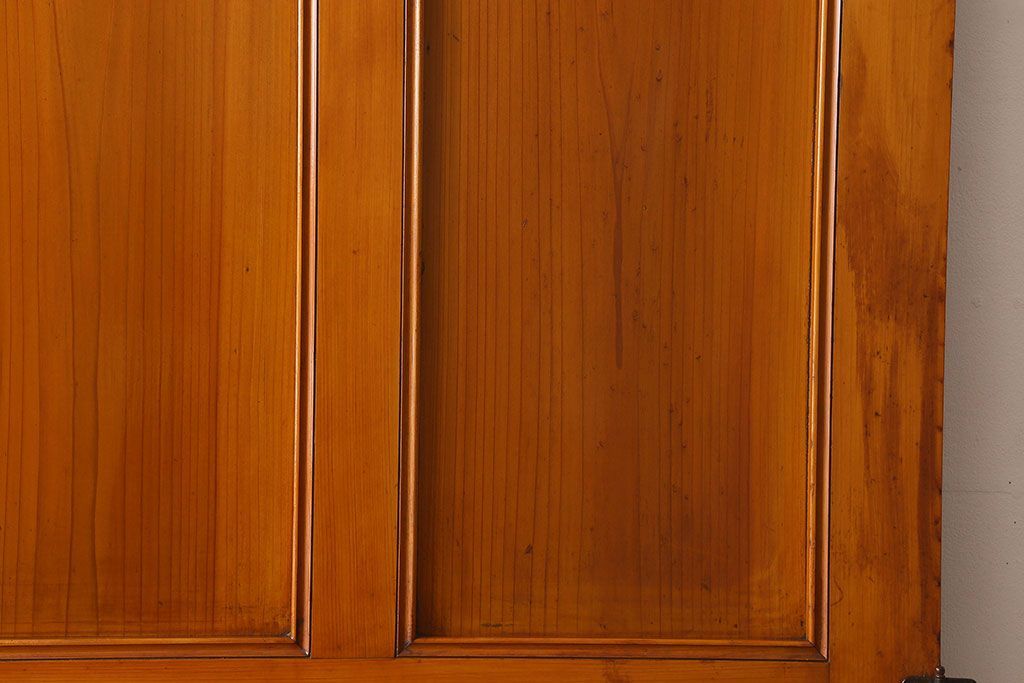 大正〜昭和期　柾目が魅力的　温かみのあるドア(扉)