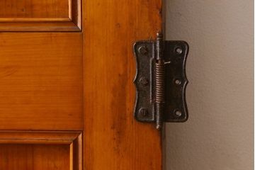 大正〜昭和期　柾目が魅力的　温かみのあるドア(扉)