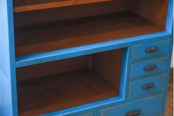 アンティーク家具　ダイヤガラス入り　マリンブルーが印象的な戸棚(キャビネット、食器棚)