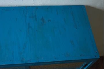 アンティーク家具　ダイヤガラス入り　マリンブルーが印象的な戸棚(キャビネット、食器棚)