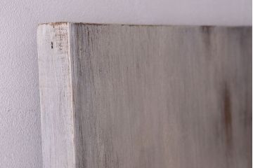 レトロ　丸いミラーがかわいらしい　シャビーな雰囲気漂うペイントドア(扉)