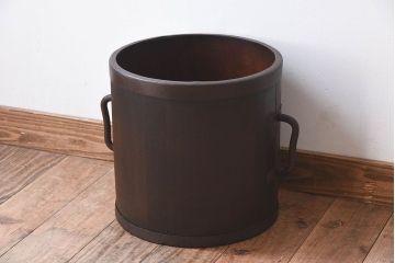 アンティーク雑貨　和製アンティーク　古い木の質感が味わい深い一斗升(一斗マス)(1)