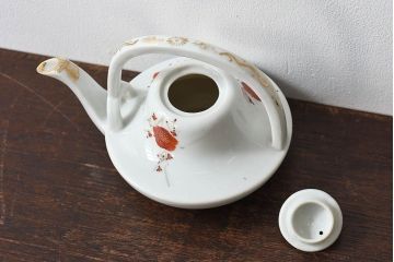 アンティーク雑貨　古民具・骨董　磁器製　梅の絵柄が素敵な銚子(急須)