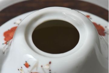 アンティーク雑貨　古民具・骨董　磁器製　梅の絵柄が素敵な銚子(急須)