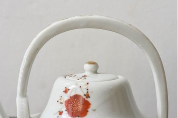 アンティーク雑貨　古民具・骨董　磁器製　梅の絵柄が素敵な銚子(急須)