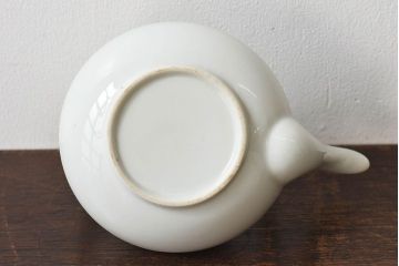 アンティーク雑貨　古民具・骨董　磁器製　梅の絵柄が素敵な銚子(急須)