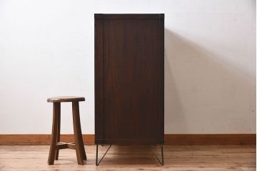 アンティーク家具　和製アンティーク　モールガラス入り!前面欅材使用　鉄脚付きの収納棚(戸棚・本箱・ブックケース)