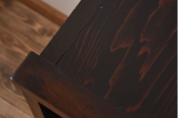 アンティーク家具　和製アンティーク　モールガラス入り!前面欅材使用　鉄脚付きの収納棚(戸棚・本箱・ブックケース)