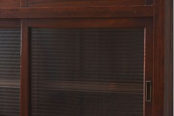 アンティーク家具　和製アンティーク　モールガラス入り!前面欅材使用　鉄脚付きの収納棚(戸棚・本箱・ブックケース)