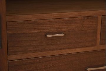 レトロ家具　総桐材　葉ガラス入り　脚付き　昭和レトロのローボード(収納棚・本箱・ブックケース)