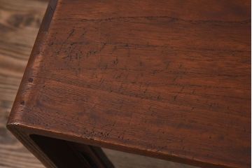 レトロ家具　総桐材　葉ガラス入り　脚付き　昭和レトロのローボード(収納棚・本箱・ブックケース)