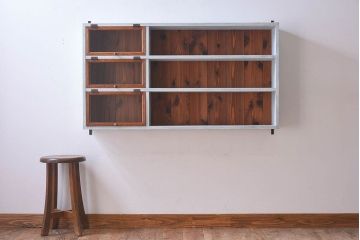 ペイント家具　クリアガラスのパタパタ扉付き!ウォールラック(壁掛け飾り棚、収納棚、戸棚、食器棚)