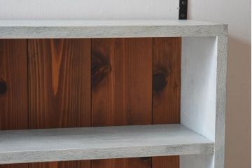 ペイント家具　クリアガラスのパタパタ扉付き!ウォールラック(壁掛け飾り棚、収納棚、食器棚)
