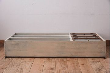 ペイント家具　ダイヤガラスのパタパタ扉付き!ウォールラック(壁掛け飾り棚、収納棚、戸棚、食器棚)