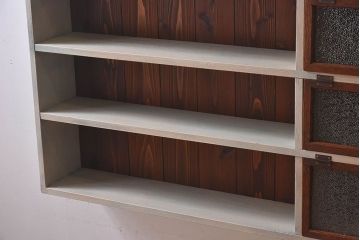 ペイント家具　ダイヤガラスのパタパタ扉付き!ウォールラック(壁掛け飾り棚、収納棚、食器棚)