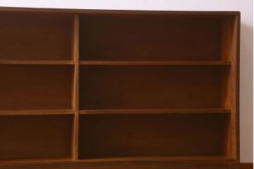 レトロ家具　昭和レトロ　ナラ材使用　クリアガラスが施された脚付きの戸棚(収納棚・飾り棚・ブックケース)