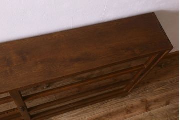 レトロ家具　昭和レトロ　ナラ材使用　クリアガラスが施された脚付きの戸棚(収納棚・飾り棚・ブックケース)