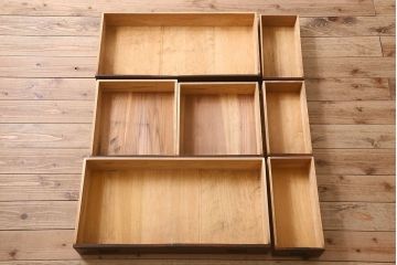 アンティーク家具　和製アンティーク　三方欅材　上質なキャビネット(茶箪笥・収納棚)