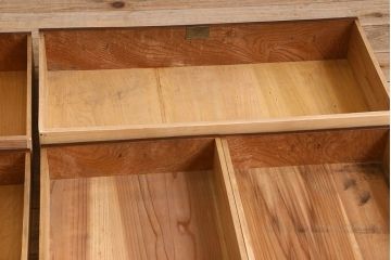 アンティーク家具　和製アンティーク　三方欅材　上質なキャビネット(茶箪笥・収納棚)