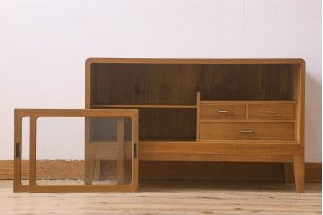レトロ家具　総桐材　気泡ガラス入り　脚付き　昭和レトロのローボード(収納棚・本箱・ブックケース)