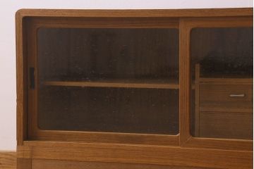 レトロ家具　総桐材　気泡ガラス入り　脚付き　昭和レトロのローボード(収納棚・本箱・ブックケース)