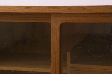 レトロ家具　総桐材　気泡ガラス入り　脚付き　昭和レトロのローボード(収納棚・本箱・ブックケース)